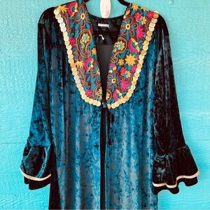 EMERALD GREEN BLUE EMBROIDERED CRUSHED VELVET LONG DUSTER BELL SLEEVES L